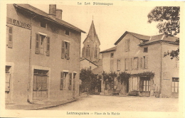 LATRONQUIERE - PLACE DE LA MAIRIE - Latronquiere