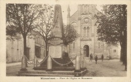 Mirambeau (17) Place De L´église Et Monument - Mirambeau