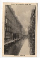 CPA 75 PARIS Inondations De Janvier 1910 La Rue Du Bac Au Dos Citation De Jean RAMEAU Avec Gendarmes Chocolat VAN HOUTEN - De Overstroming Van 1910