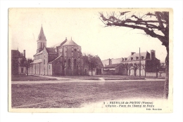 Cp, 86, Neuville De Poitou, L'Eglise, Place Du Champ De Foire, Voyagée 1934 - Neuville En Poitou