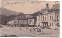 2046.  -  CLUSES  (Hte-Savoie).  -  Place  De  La  Mairie  Et  Le  Pic  De  Marcelly - Cluses