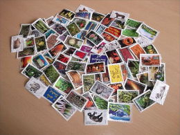 UNE COLLECTION  DE 100 TIMBRES  POSTE DE FRANCE DIFFERENTS - Collections