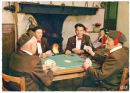 Les Pyrénées, Folklore Bigourdan, Les "Chanteurs Montagnards" De Lourdes ... Partie De Belote (cartes à Jouer)(SL) - Playing Cards