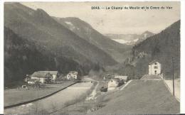 R :  Suisse :  Le  Champ   Du Moulin  Et Le  Creux  Du  Van - Cham