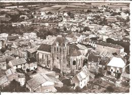 VIVONNE .. L'EGLISE ET VUE GENERALE  ..   EN AVION AU DESSUS DE .. LAPIE - Vivonne