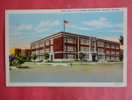 Newton,KS--High School And Lindley Gymnasium--not Mailed--PJ 171 - Andere & Zonder Classificatie