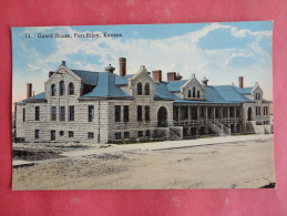 Fort Riley,KS--Guard House--not Mailed--PJ 172 - Altri & Non Classificati