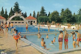 Courtenay - La Piscine - Courtenay