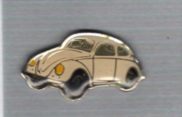 Pin´s   Automobile  VOLKSWAGEN, Coccinnelle  Beige  Phares  Jaunes  époxy - Volkswagen