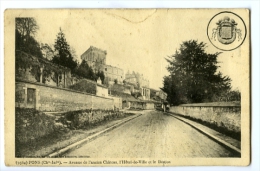 Delcampe - PONS  Avenue De L'ancien Chateau L'hotel De Ville Et Le Donjon - Pons