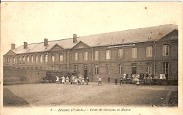 60 - AVION - Ecole De Garçons Et Mairie - Avion