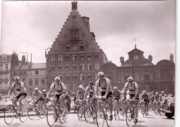 P   664 - PHOTO CYCLISME à Identifier - Cycling