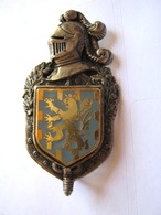 ANCIEN INSIGNE DE LA GENDARMERIE NATIONALE ECU EMAILLE LE CCRG FRANCHE COMTE ETAT EXCELLENT - Polizei