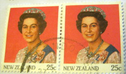 New Zealand 1985 Queen Elizabeth II 25c X2 - Used - Usati