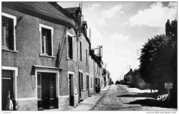 44 - DERVAL - Rue De Châteaubriant - CPSM - Derval