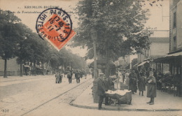 ( CPA 94 )  KREMLIN-BICÊTRE  /  Route De Fontainebleau Un Jour De Marché  - - Kremlin Bicetre