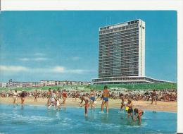 NETHERLANDS 1972 – POSTCARD ZANDVOORT AAN ZEE – STRAND MET BOUWERS PALACE ADDR TO SWITZERLAND W 1 ST OF 30 C POSTM HAARL - Zandvoort