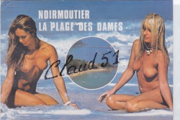 ILE De NOIRMOUTIER (85) Petite Vue Au Milieu De 2 Superbes Jeunes Femmes Nus Sur La Plage - Noirmoutier