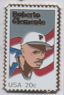 Baseball , Roberto Clemente , Pin's Dentelé , Timbre - Baseball