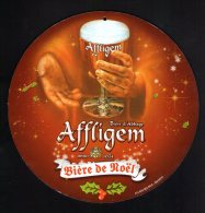 Publicité Ronde En Carton AFFLIGEM Bière De Noël Diamètre 19 Cm - Manifesti