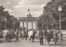 N9563 Brandenburger Tor   Berlin    2 Scans - Brandenburger Door