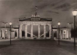 N8460 Brandenburger Tor Berlin    2 Scans - Porta Di Brandeburgo