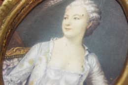 PORTRAIT FEMME MARQUISE Sous VERRE CADRE Doré - Autres & Non Classés