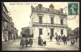 CPA ANCIENNE- FRANCE- MAUGUIO (34)- L'HOTEL DE VILLE EN TRES GROS PLAN DE FACE  AVEC BELLE ANIMATION DEVANT- - Mauguio