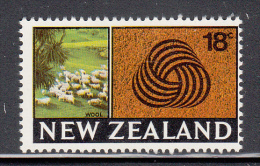 New Zealand MNH Scott #418 18c Sheep And Wool Mark On Carpet - New Zealand Industries - Neufs