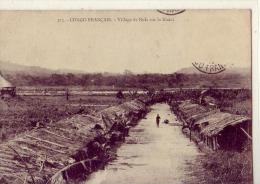 Afrique  Congo   Français     Village De Nola Sur Le Kadeï - Congo Francés