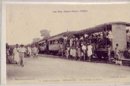 Afrique   Cote D'Ivoire     Azaguié  Un Train En Gare - Ivory Coast