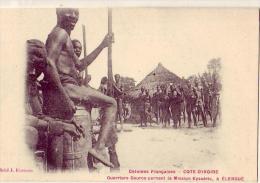 Afrique   Cote D'Ivoire   Guerriers Gouros Cernant La Mission Eysséric A Elengué - Ivoorkust