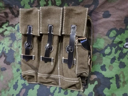 Porte- Chargeurs Pour Pistolet Mitrailleur STG 44 ( MP43 / MP44 ) - Armi Da Collezione