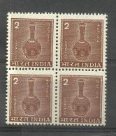 INDIA, 1979, DEFINITIVES, ( Definitive Series ),  Bidriware, Vase,  Lithography Print, Dark Brown, Block Of 4, MNH, (**) - Unused Stamps