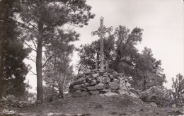 83 - La Garde Freinet - Croix De Notre Dame De Miremer - NON CIRCULÉE - 2 Scans - - La Garde Freinet