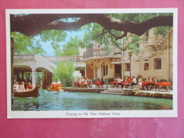 San Antonio,TX--Dining On The San Antonio River--not Mailed--PJ 194 - Autres & Non Classés