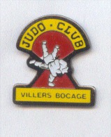 Rare Pin´s Judo Club De Villers Bocage (Département 80) - Judo