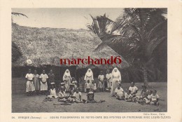 AFRIQUE DAHOMEY SOEURS MISSIONNAIRES DE NOTRE DAME DES APOTRES EN PROMENADE AVEC LEURS ELEVES Editeur Braun Photo Fides - Dahomey