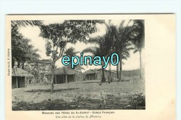 Bf - CONGO FRANCAIS - Une Allée De La Station De Mbamou - Cliché Patron - Congo Français