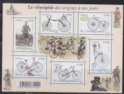 = Le Vélocipède Des Origines à Nos Jours F4555 Neuf Bicyclette à Pneumatique, Draisienne, Vélocipède à.... - Ongebruikt