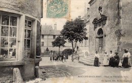 Place De L'hotel De Ville En 1905 - Moulin Engilbert