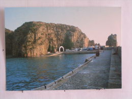 Sark - Creux Harbour, Spring Tide - Sark