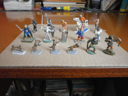 FIGURINES METAL 25mm - PEINTES - CHIENS DRESSES - EGYPTIEN - NINJA - SAMOURAI - MONGOL - MERCENAIRE - Otros & Sin Clasificación