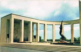 Cpm Cimetière Et Mémorial Américains De Normandie - War Memorials