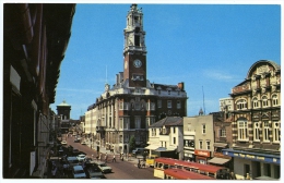 COLCHESTER : THE TOWN HALL AND HIGH STREET - Colchester