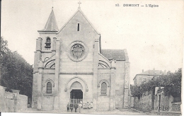 DOMONT - L'Eglise. Petite Animation Devant L'église - Domont