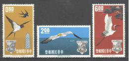 Formose: Yvert N° 434/6**; MLH; Oiseaux; Birds; Vögel; Hirondelles; Mouette;s Grue - Nuevos