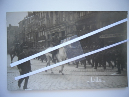 LILLE _  Photo Carte, Soldat Allemand En Ville ( écrite à St Amand En 1915 ) - Saint Amand Les Eaux