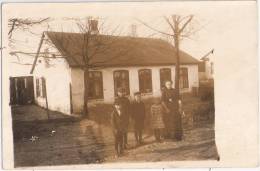 Tingleff Nordschleswig Einzelhaus Mit Familie 13.5.1913 Gelaufen Tinglev Dänemark Fotokarte - Nordschleswig