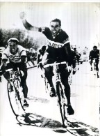 Ciclismo, Cycling, Cyclisme - Giro D´Italia 1965 Guido Carlesi, Vito Taccone - Cycling